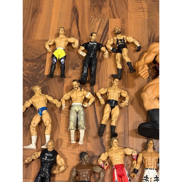 WWE wrestling lot of 34 action figures - Picture 8 of 12